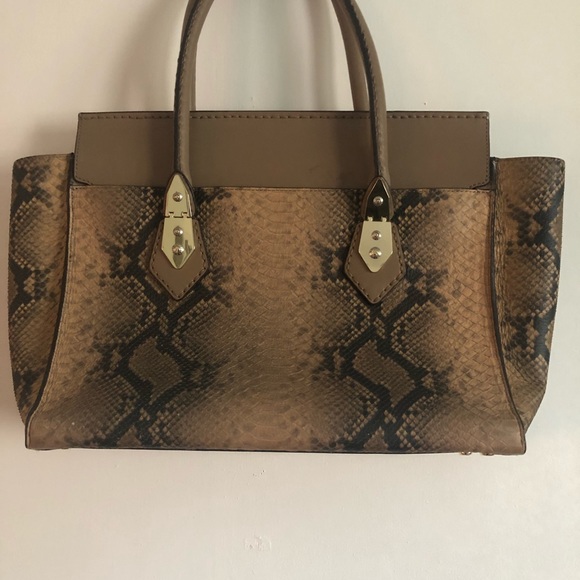 Rare Henri Bendel A List Flap Satchel - Picture 2 of 5